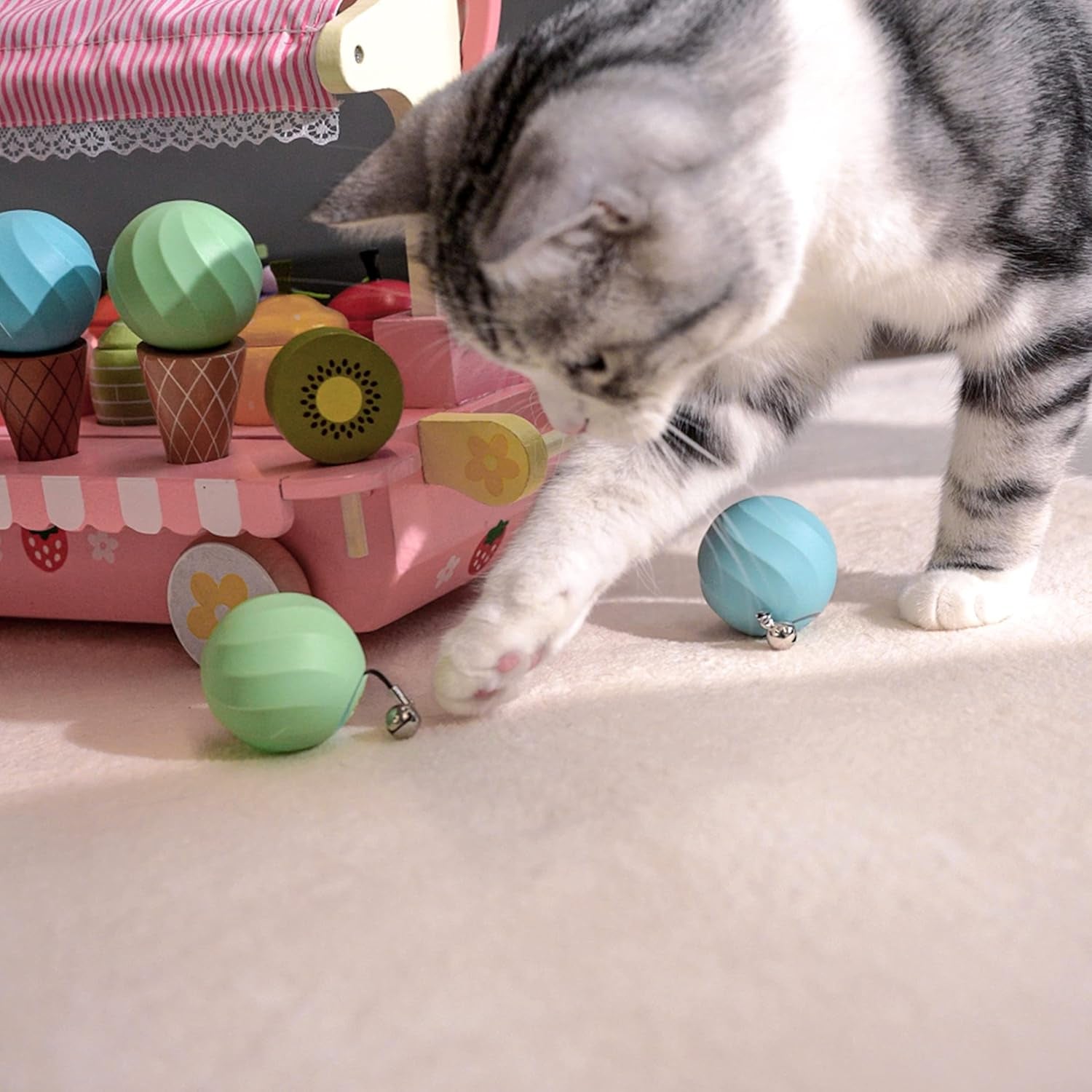 Interactive Automatic Cat Ball Toy - Engaging Puzzle Ball for Indoor Cats and Kittens, Smart Anti-Depression Pet Gift with Light, Green