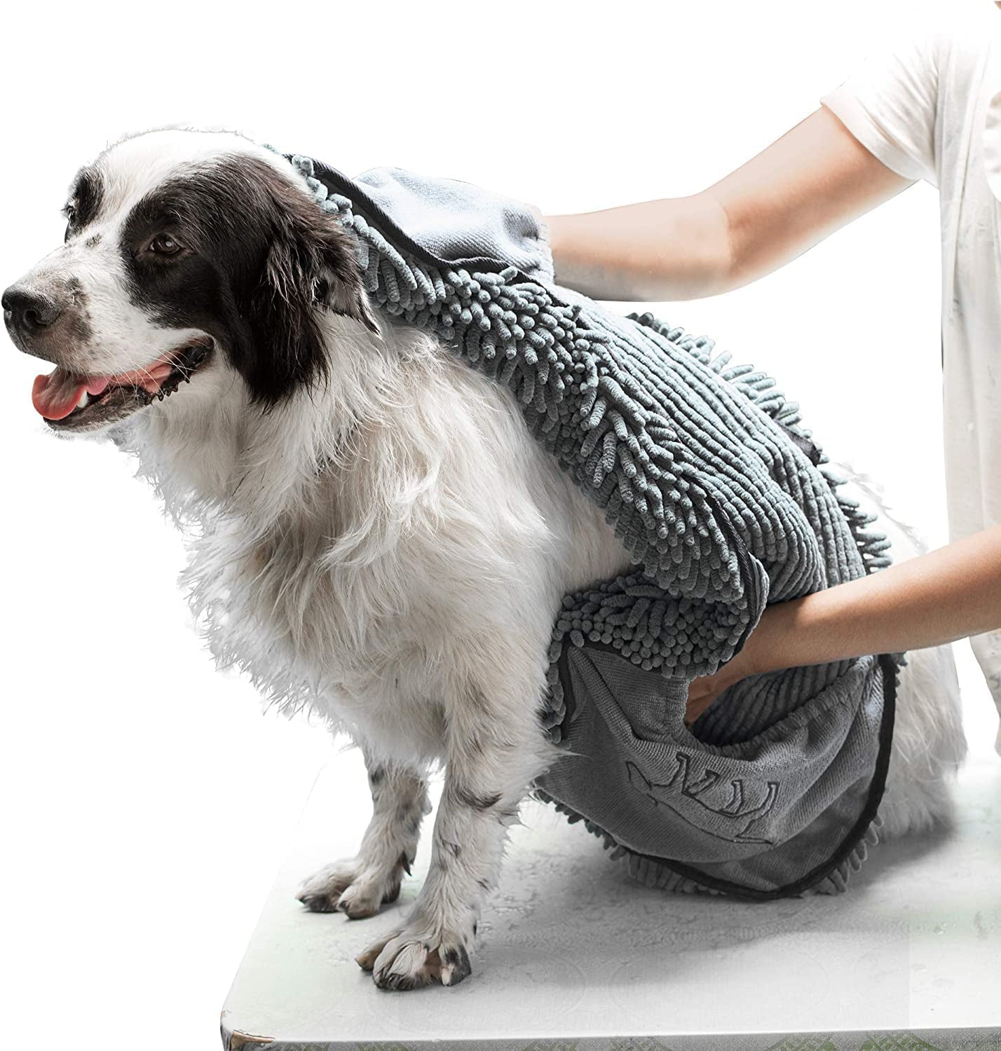 Ultra Absorbent Microfiber Dog Bath Towel - Extra Large 35x15 Size with Comfortable Hand Pockets, Ideal for Indoor and Outdoor Use, Durable and Machine Washable