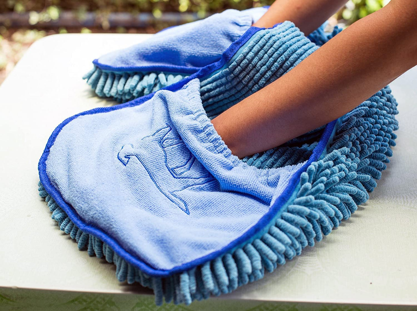 Ultra Absorbent Microfiber Dog Bath Towel - Extra Large 35x15 Size with Comfortable Hand Pockets, Ideal for Indoor and Outdoor Use, Durable and Machine Washable